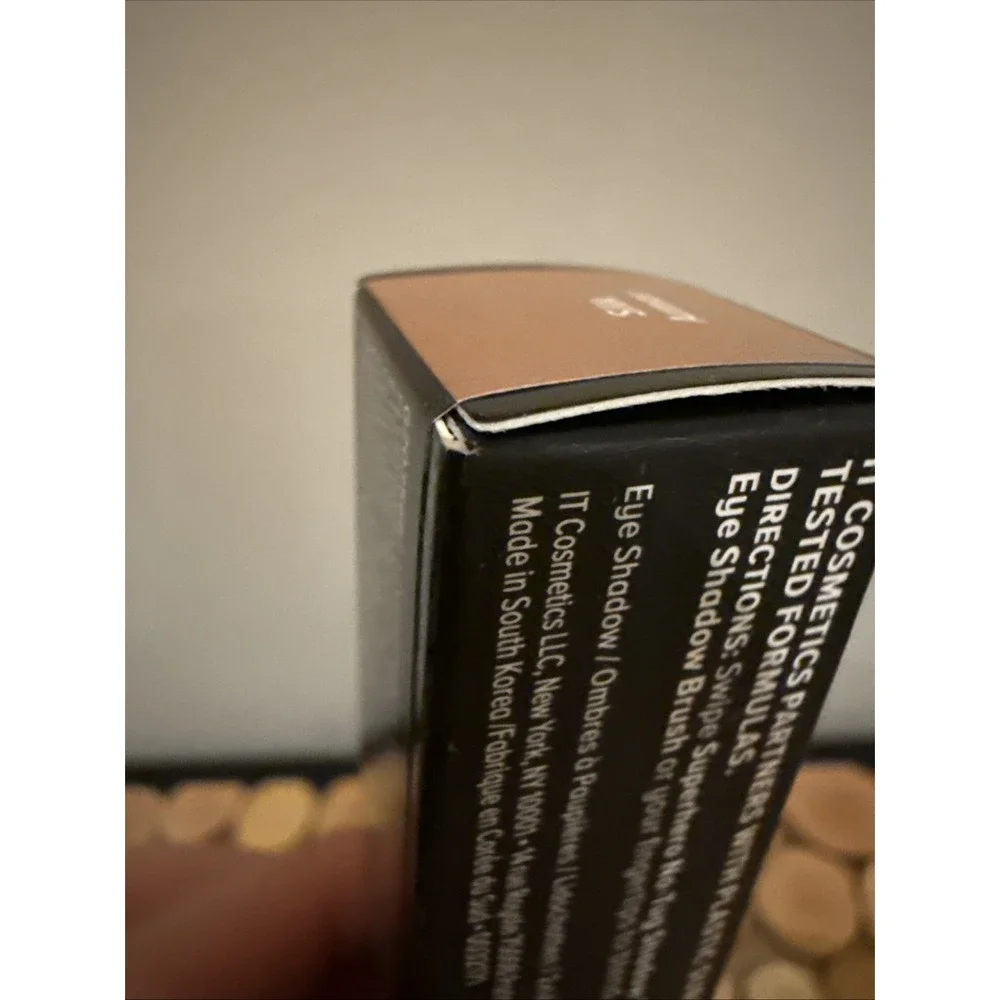 It Cosmetics Super Hero‎ No Tug Shadow Stick Eyeshadow Silk Armor